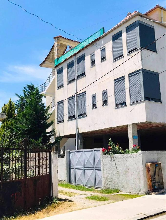 Vila Aliaj Luxury Apartment With 2 Rooms With Private Wonderful Terrace Durres Luaran gambar