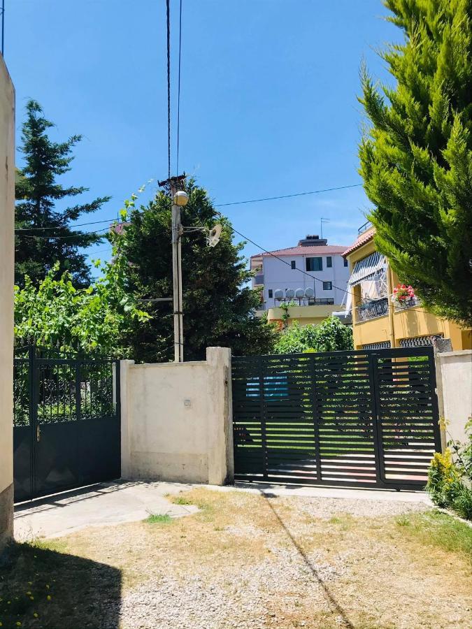 Vila Aliaj Luxury Apartment With 2 Rooms With Private Wonderful Terrace Durres Luaran gambar