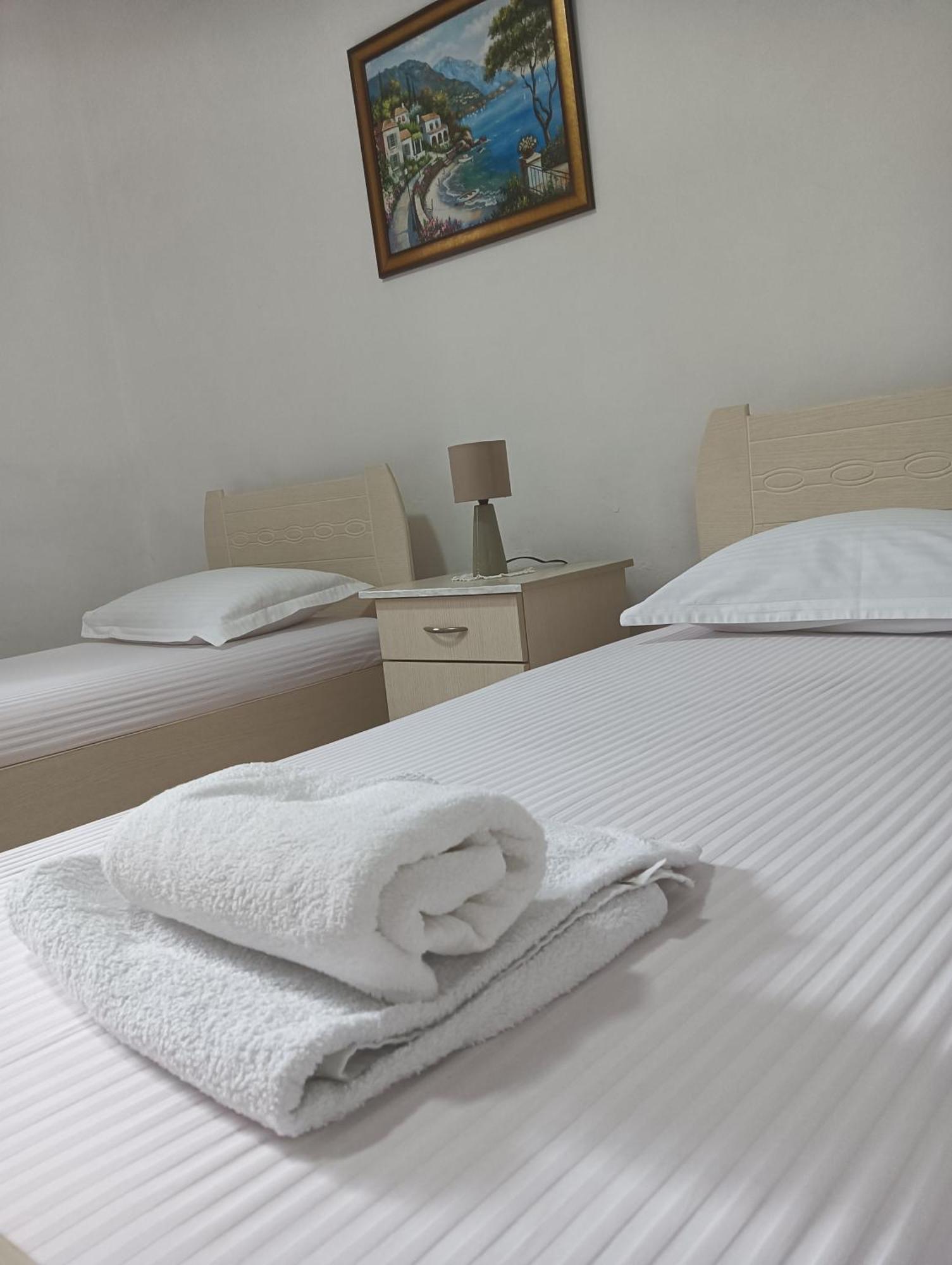 Vila Aliaj Luxury Apartment With 2 Rooms With Private Wonderful Terrace Durres Luaran gambar