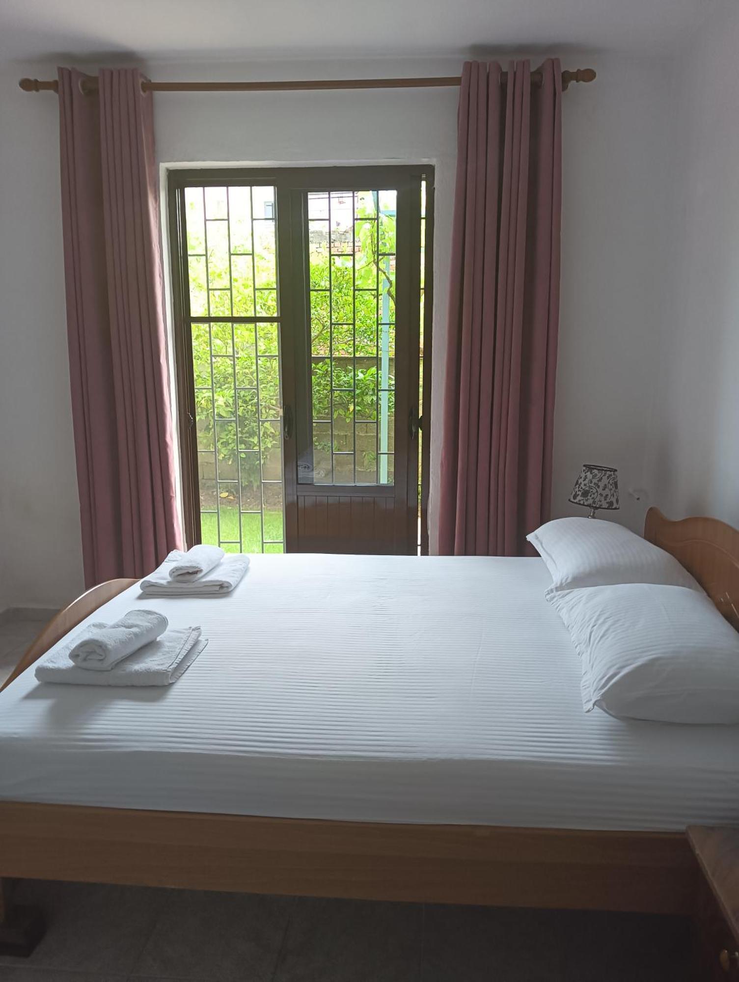 Vila Aliaj Luxury Apartment With 2 Rooms With Private Wonderful Terrace Durres Luaran gambar