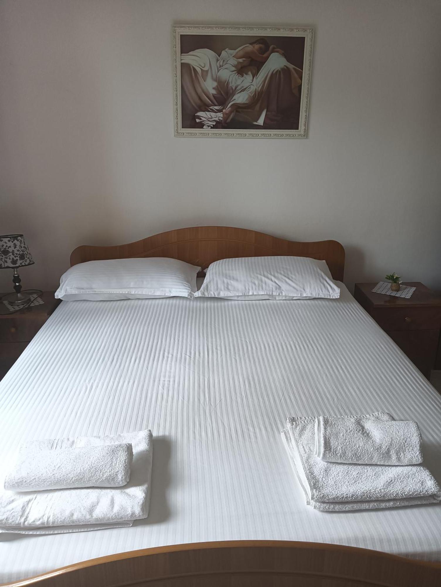 Vila Aliaj Luxury Apartment With 2 Rooms With Private Wonderful Terrace Durres Luaran gambar