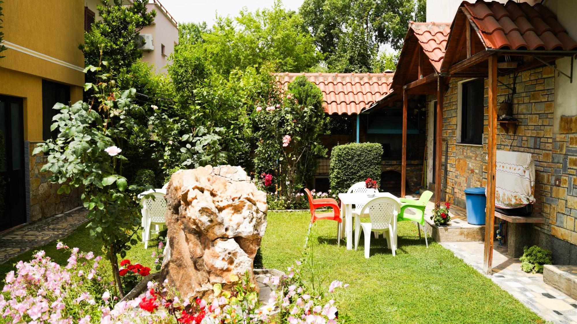 Vila Aliaj Luxury Apartment With 2 Rooms With Private Wonderful Terrace Durres Luaran gambar