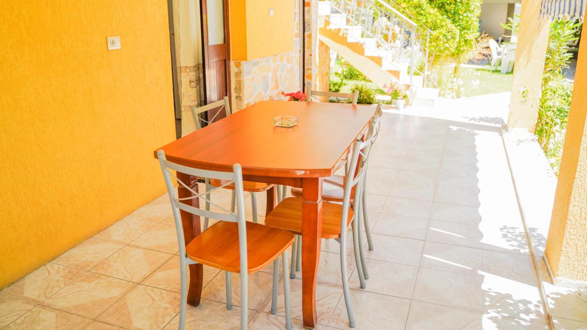 Vila Aliaj Luxury Apartment With 2 Rooms With Private Wonderful Terrace Durres Luaran gambar