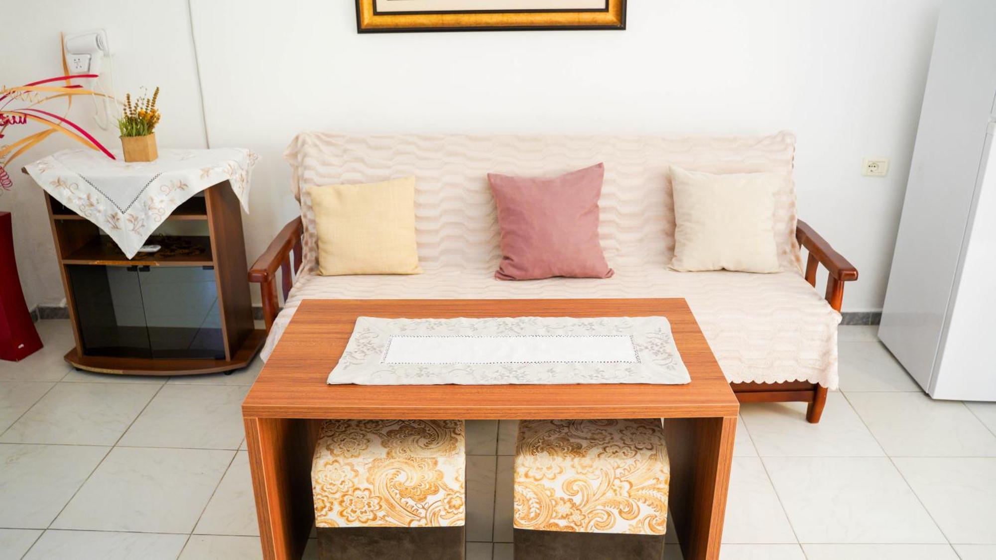 Vila Aliaj Luxury Apartment With 2 Rooms With Private Wonderful Terrace Durres Luaran gambar