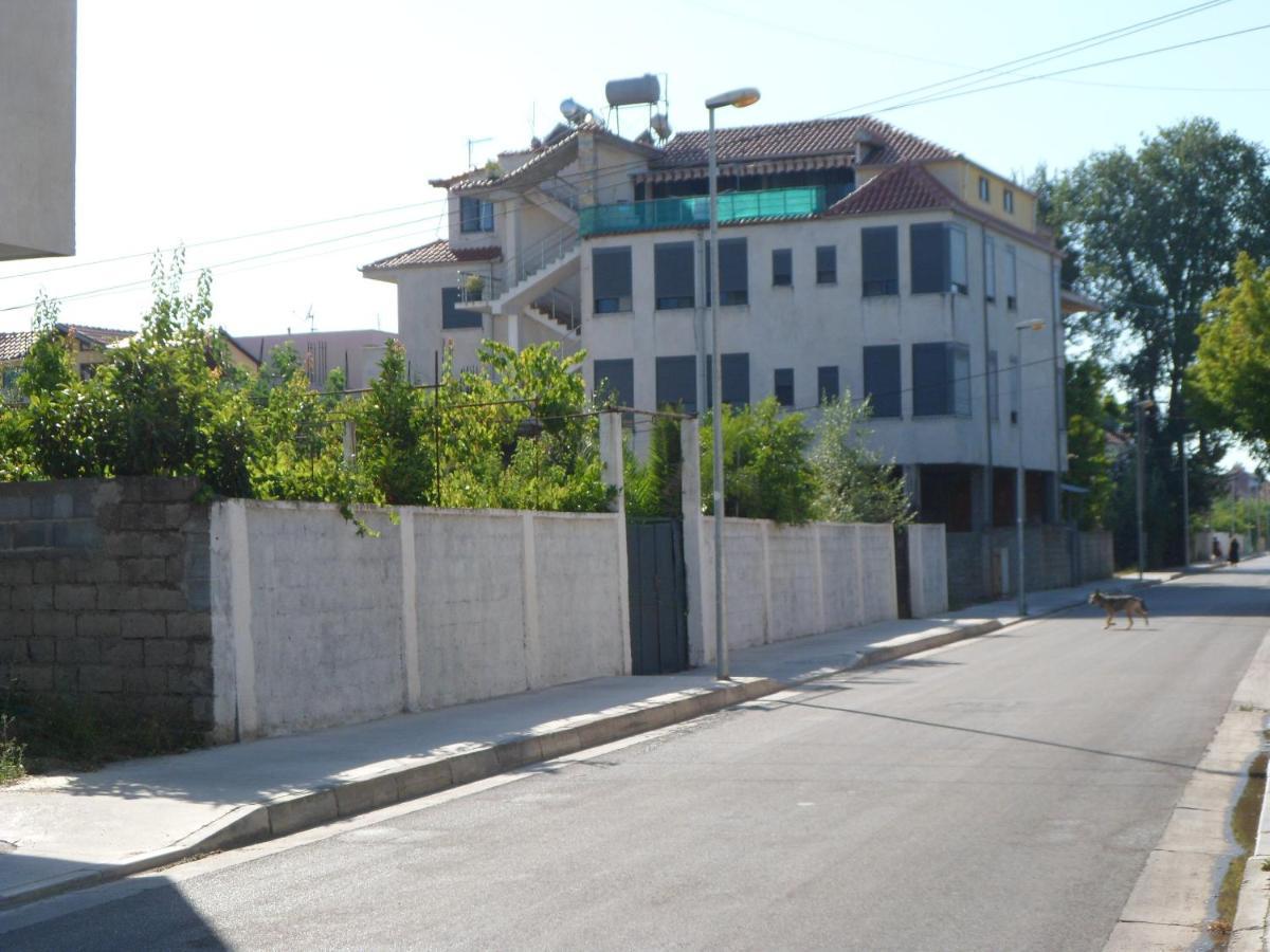 Vila Aliaj Luxury Apartment With 2 Rooms With Private Wonderful Terrace Durres Luaran gambar
